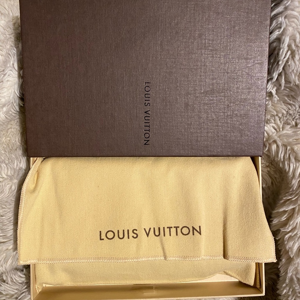 ♥️ Authentic Louis Vuitton Brazza Damier Canvas Wallet ♥️ - Picture 9 of 10